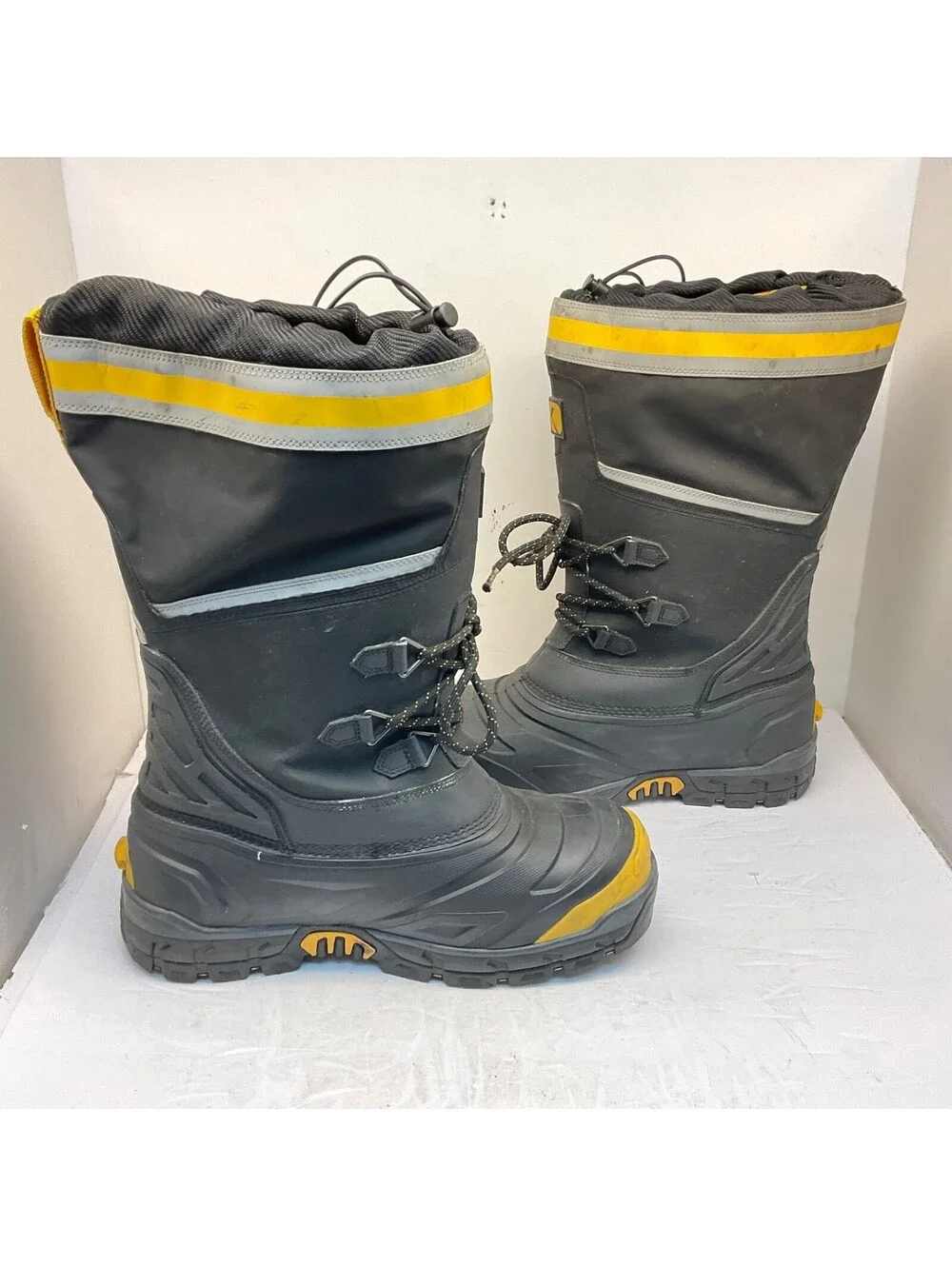 Dakota used boots